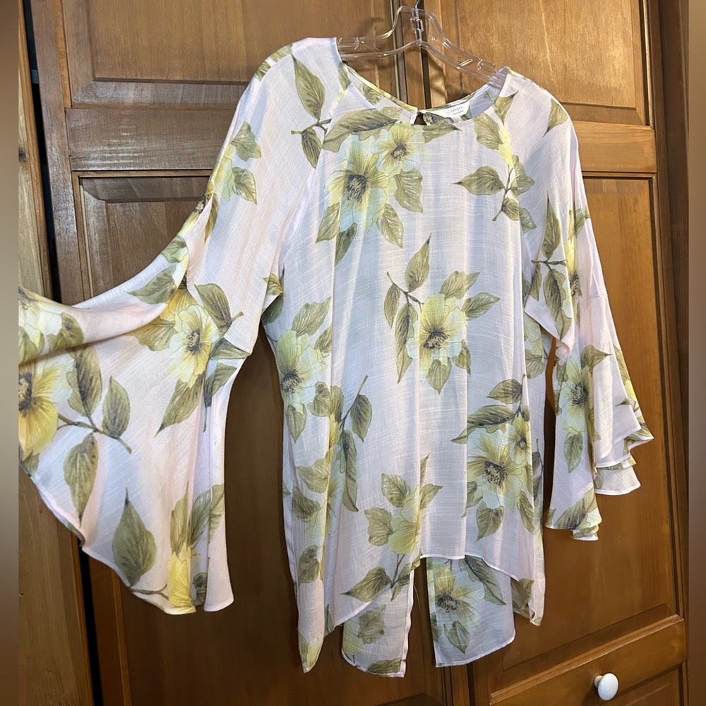 Lauren Conrad Bell Sleeve Pastel Floral Print Size Large